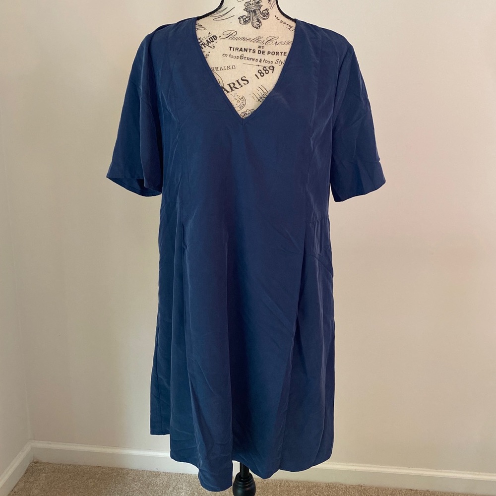 BCBG Navy Blue Dress Short Sleeve V-Neck Casual Everyday Modern Minimalist Med